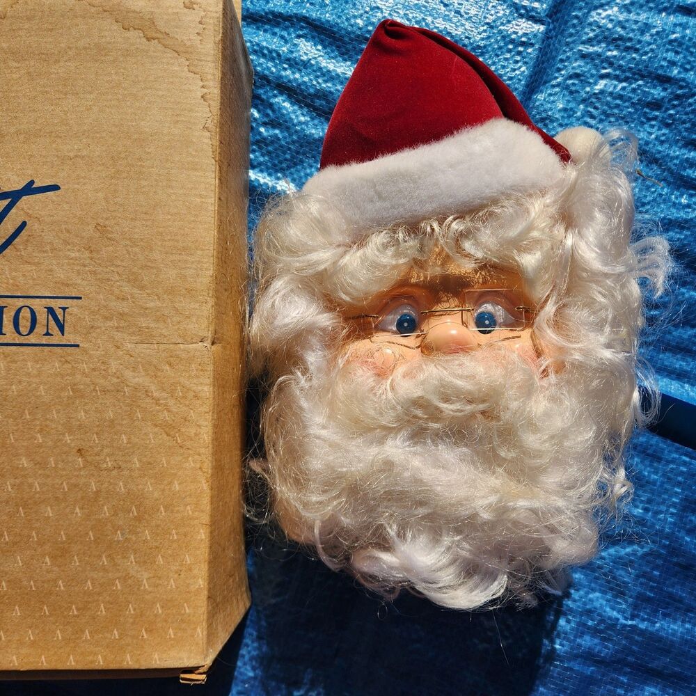 AVON ANIMATED TALKING SANTA HOLIDAY GREETINGS WALL DECORATION
